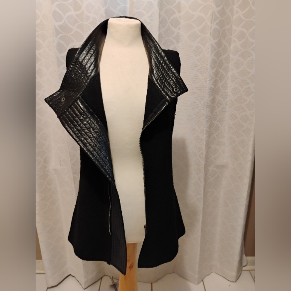 Small Wool Vest Jacket - Picture 4 of 8